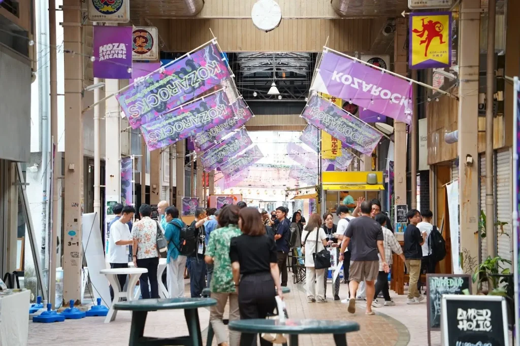 KOZAROCKS中の商店街の様子