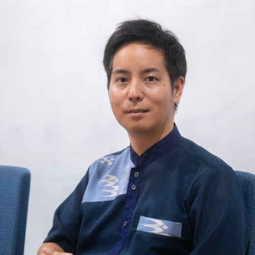 豊里健一郎氏
